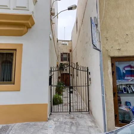 Ferienhaus Charming 4br House Of Character With Private Pool By 360 Estates Naxxar