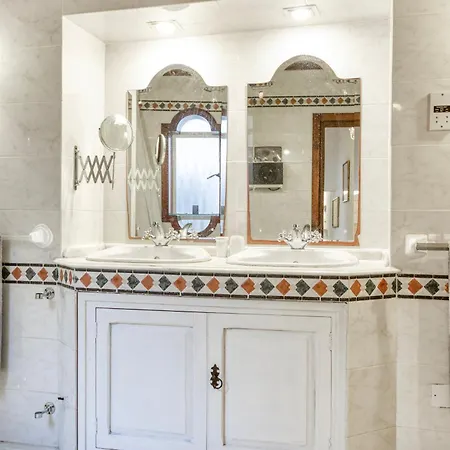 Charming 4br House Of Character With Private Pool By 360 Estates