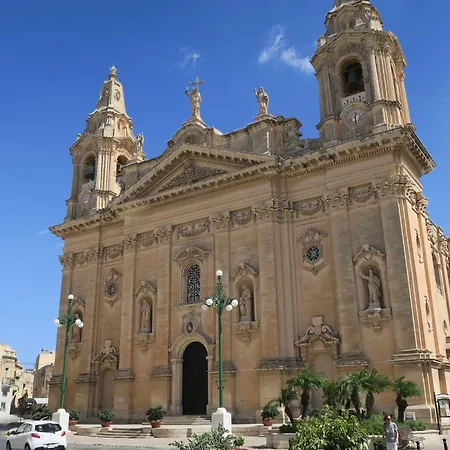 Charming 4br House Of Character With Private Pool By 360 Estates Naxxar
